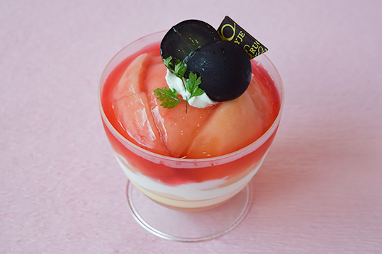 桃のパフェ