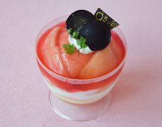 【限定！】桃のパフェ